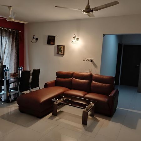 Gdc - Apartment Suites Kochi ภายนอก รูปภาพ
